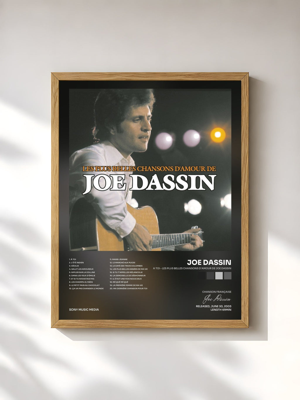 #bois Tableau de l'album A toi - Les plus belles chansons d'Amour de Joe Dassin de Joe Dassin, cadre en bois brut, imprimé et encadré en France
