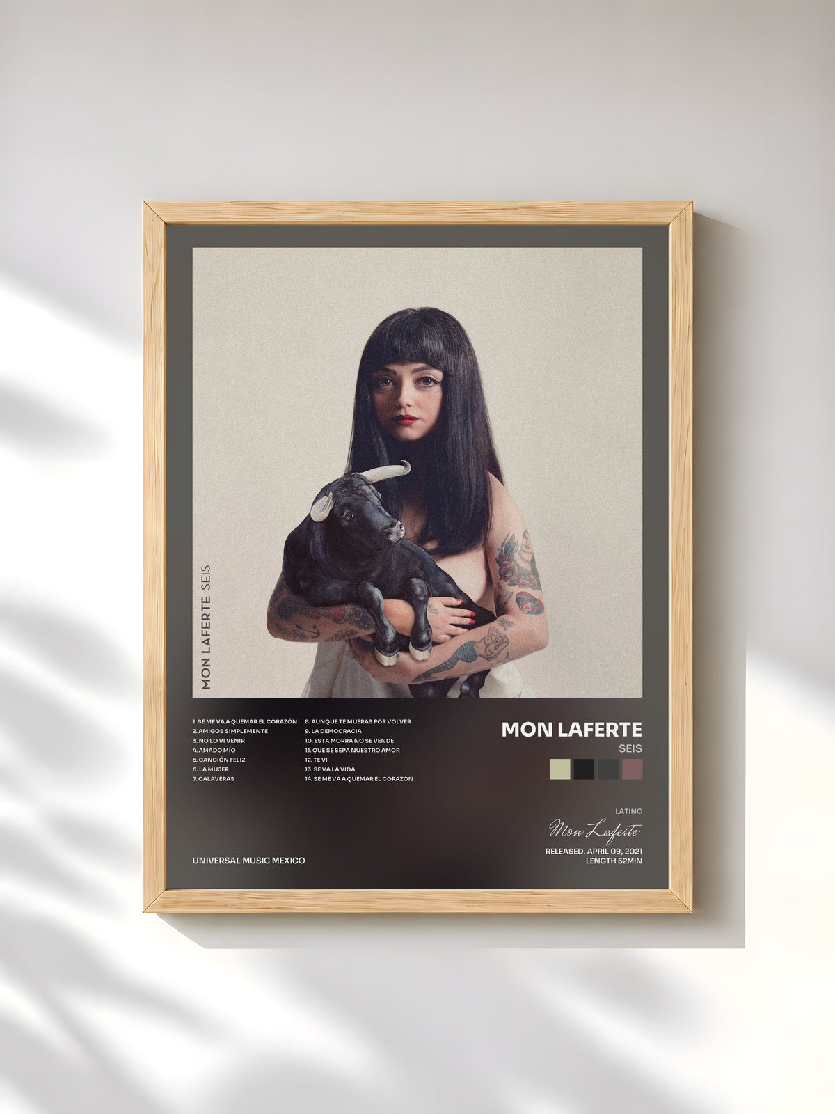 #bois Tableau de l'album SEIS de Mon Laferte, cadre en bois brut, imprimé et encadré en France