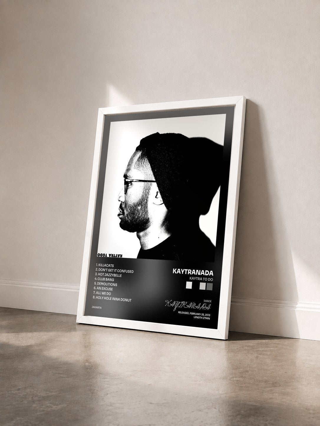 #blanc Tableau de l'album Kaytra to Do de KAYTRANADA vu de trois quarts, cadre blanc