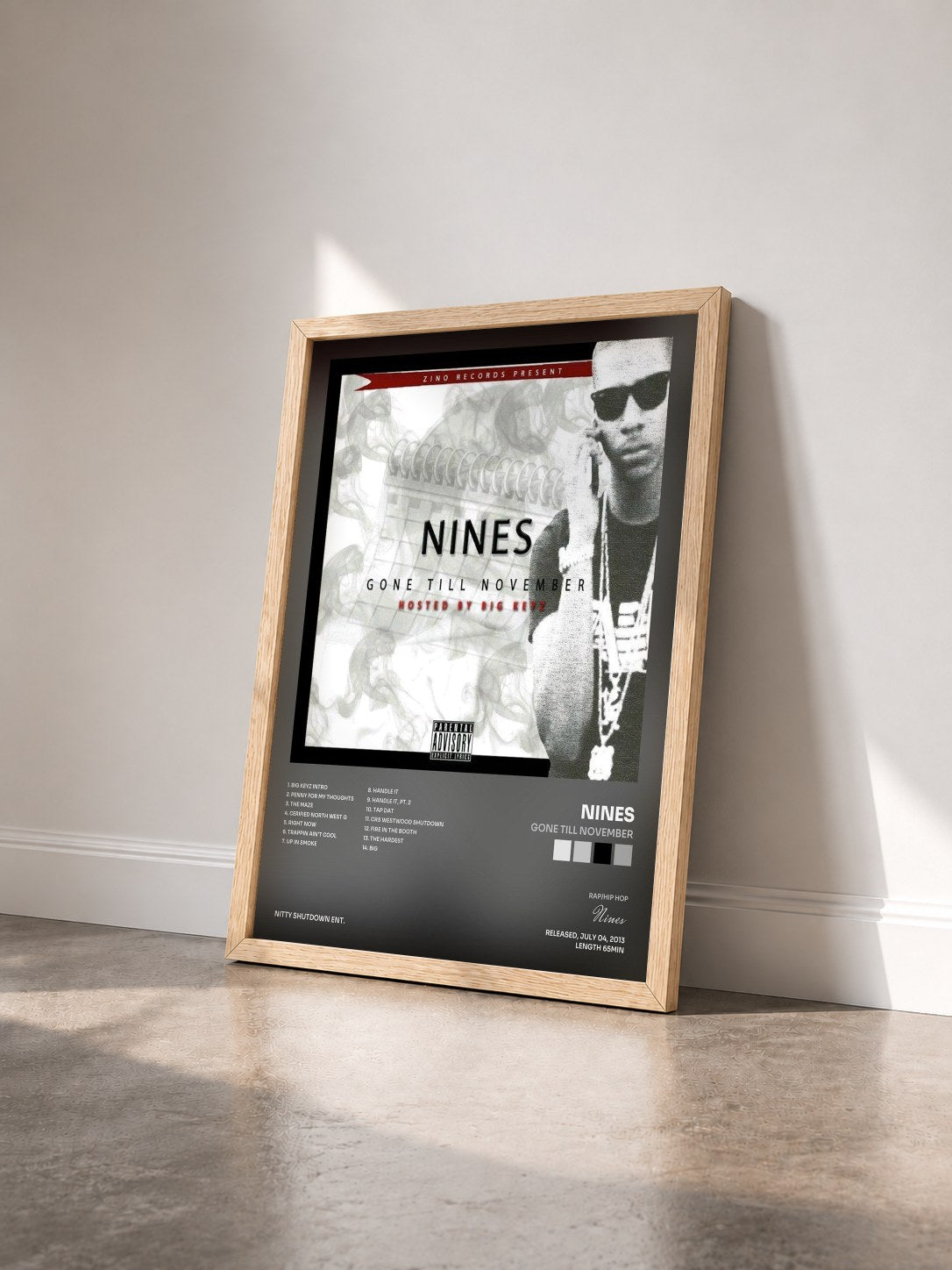 #bois Tableau de l'album Gone Till November de Nines vu de trois quarts, cadre en bois brut