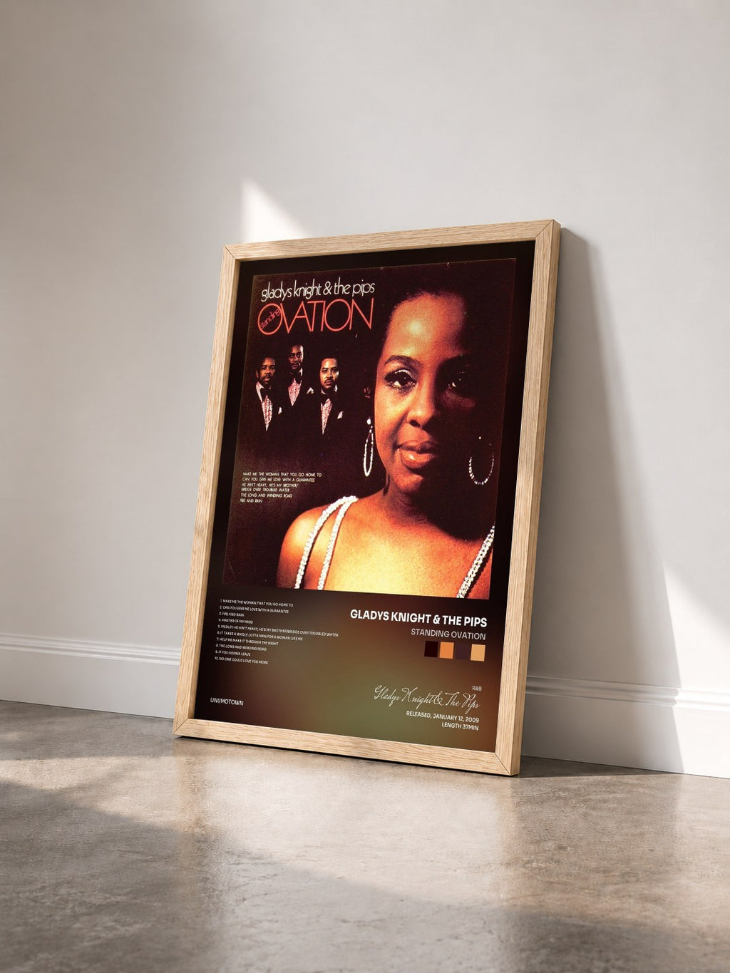 #bois Tableau de l'album Standing Ovation de Gladys Knight & The Pips vu de trois quarts, cadre en bois brut
