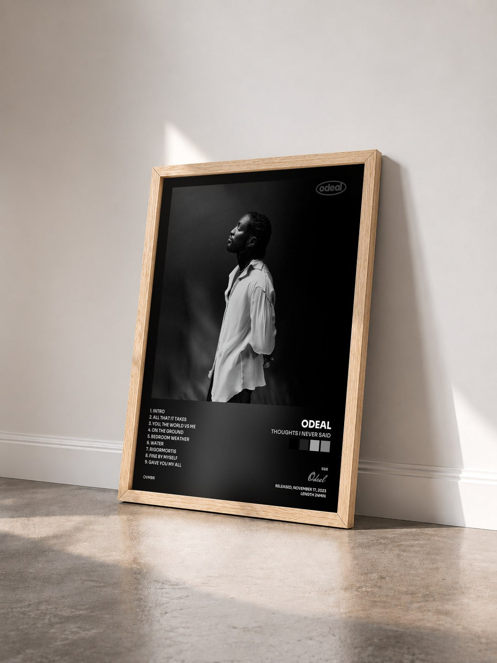 #bois Tableau de l'album Thoughts I Never Said de Odeal vu de trois quarts, cadre en bois brut