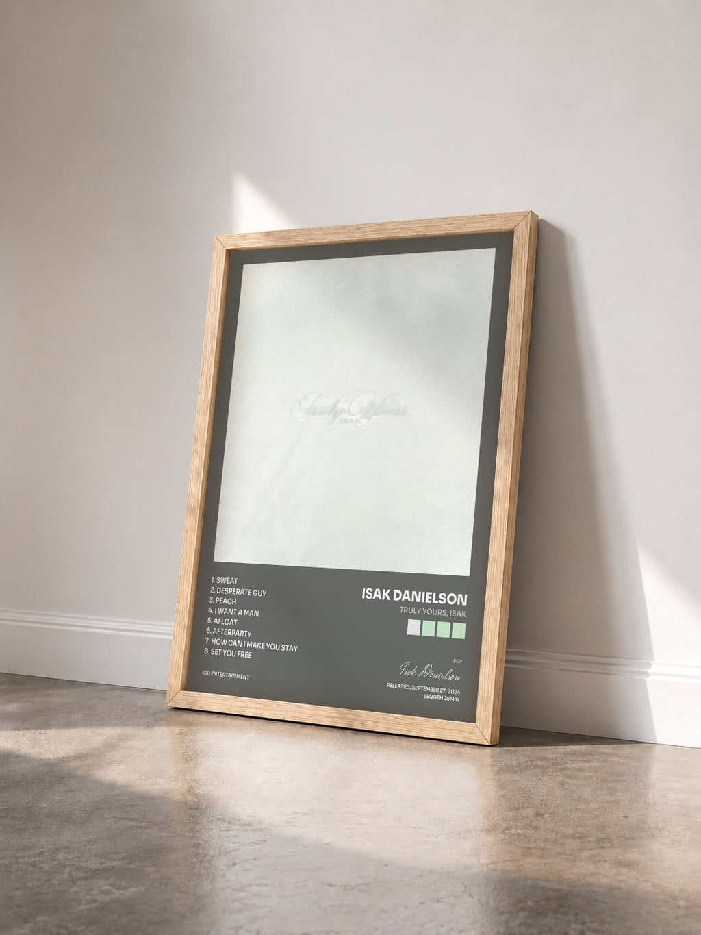 #bois Tableau de l'album Truly Yours, Isak de Isak Danielson vu de trois quarts, cadre en bois brut