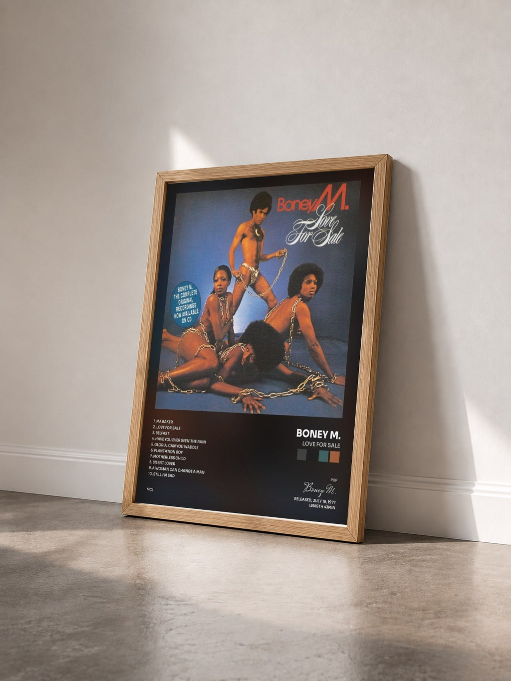 #bois Tableau de l'album Love For Sale de Boney M. vu de trois quarts, cadre en bois brut