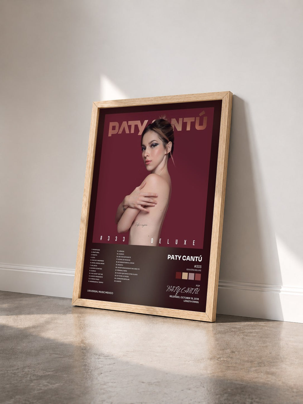 #bois Tableau de l'album #333 (Edición Deluxe) de PATY CANTÚ vu de trois quarts, cadre en bois brut