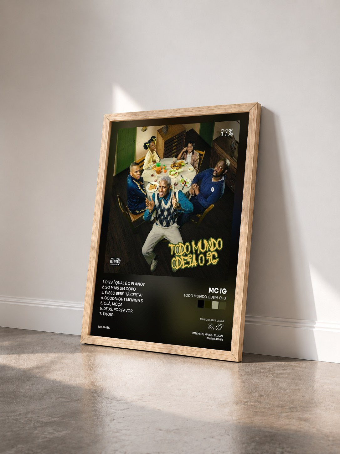 #bois Tableau de l'album Todo Mundo Odeia o IG de Mc IG vu de trois quarts, cadre en bois brut