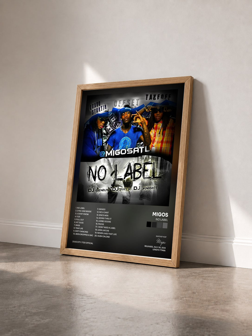 #bois Tableau de l'album No Label de Migos vu de trois quarts, cadre en bois brut