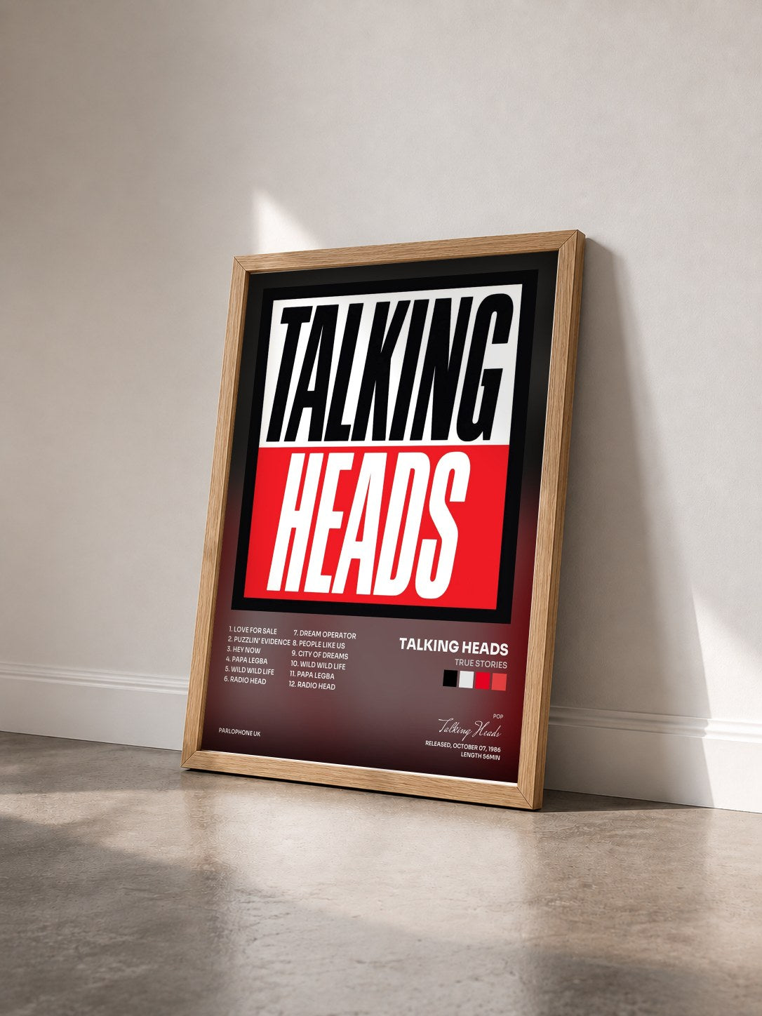 #bois Tableau de l'album True Stories de Talking Heads vu de trois quarts, cadre en bois brut