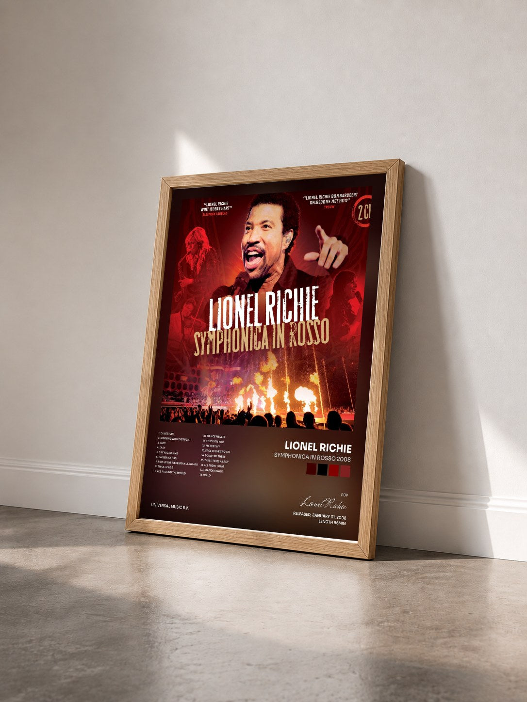 #bois Tableau de l'album Symphonica In Rosso 2008 de Lionel Richie vu de trois quarts, cadre en bois brut
