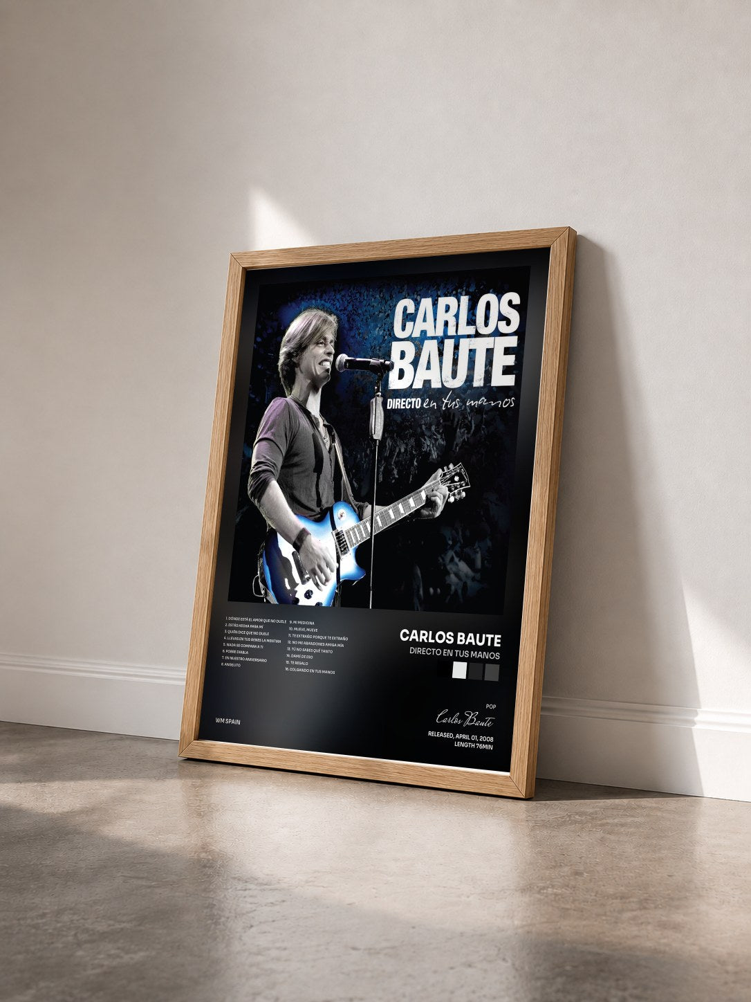 #bois Tableau de l'album Directo en tus manos de Carlos Baute vu de trois quarts, cadre en bois brut