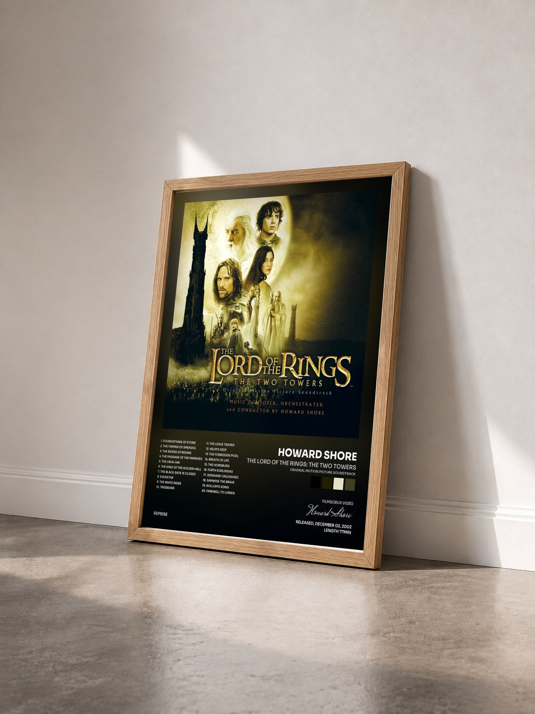 #bois Tableau de l'album The Lord of the Rings: The Two Towers (Original Motion Picture Soundtrack) de Howard Shore vu de trois quarts, cadre en bois brut