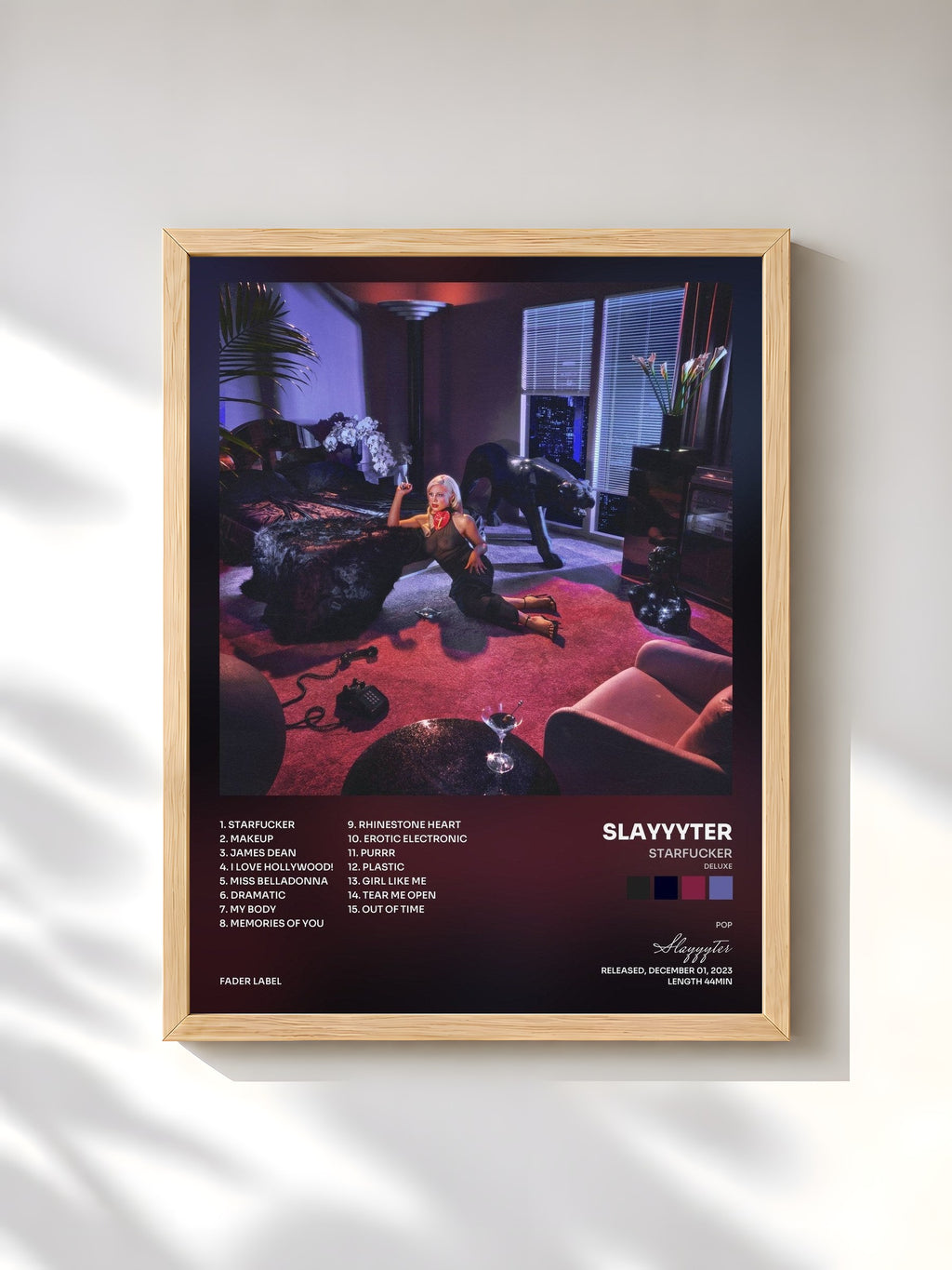 #bois Tableau de l'album STARFUCKER (Deluxe) de Slayyyter, cadre en bois brut, imprimé et encadré en France