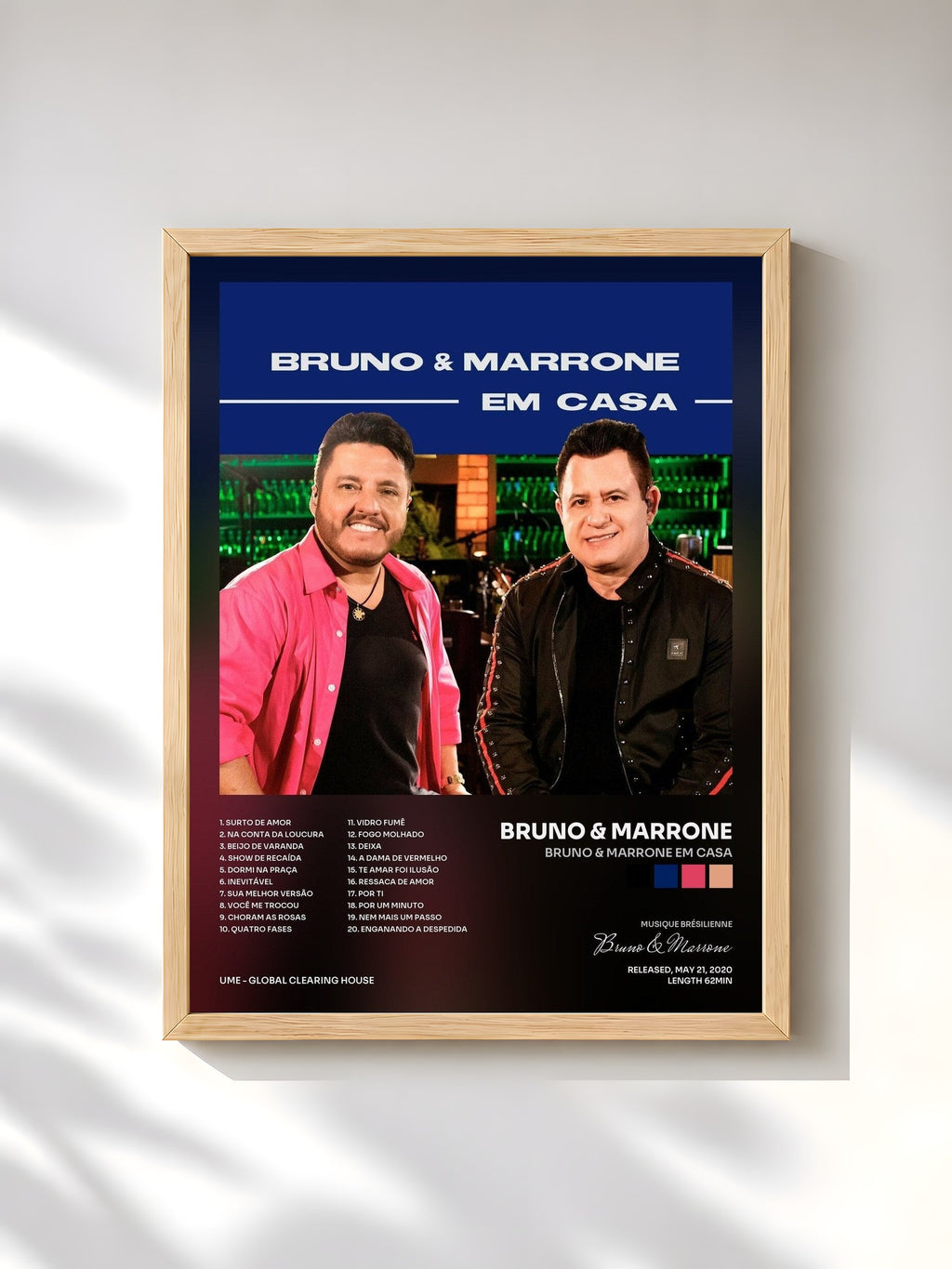 #bois Tableau de l'album Bruno & Marrone Em Casa de Bruno & Marrone, cadre en bois brut, imprimé et encadré en France