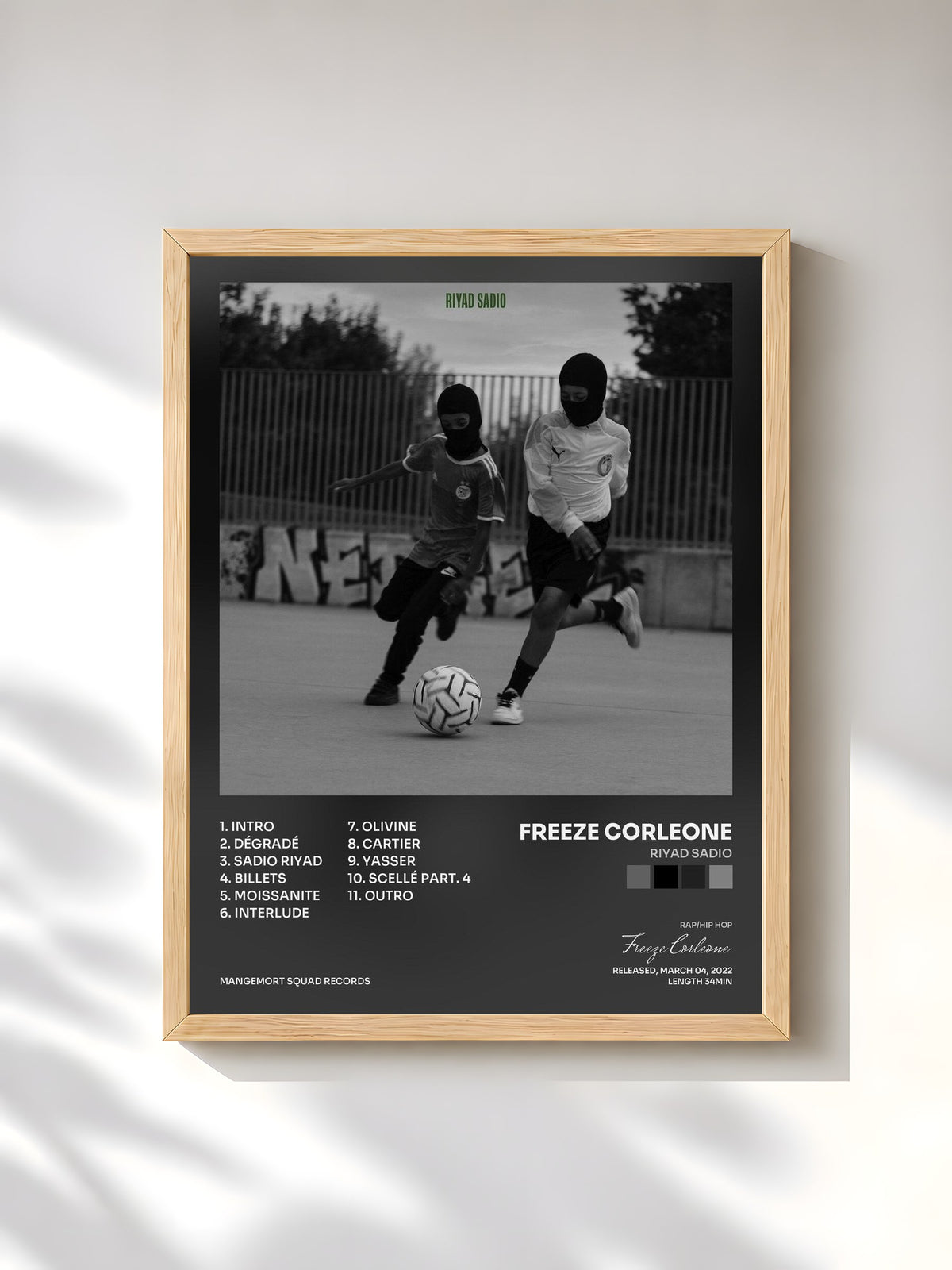 #bois Tableau de l'album RIYAD SADIO de Freeze Corleone, cadre en bois brut, imprimé et encadré en France