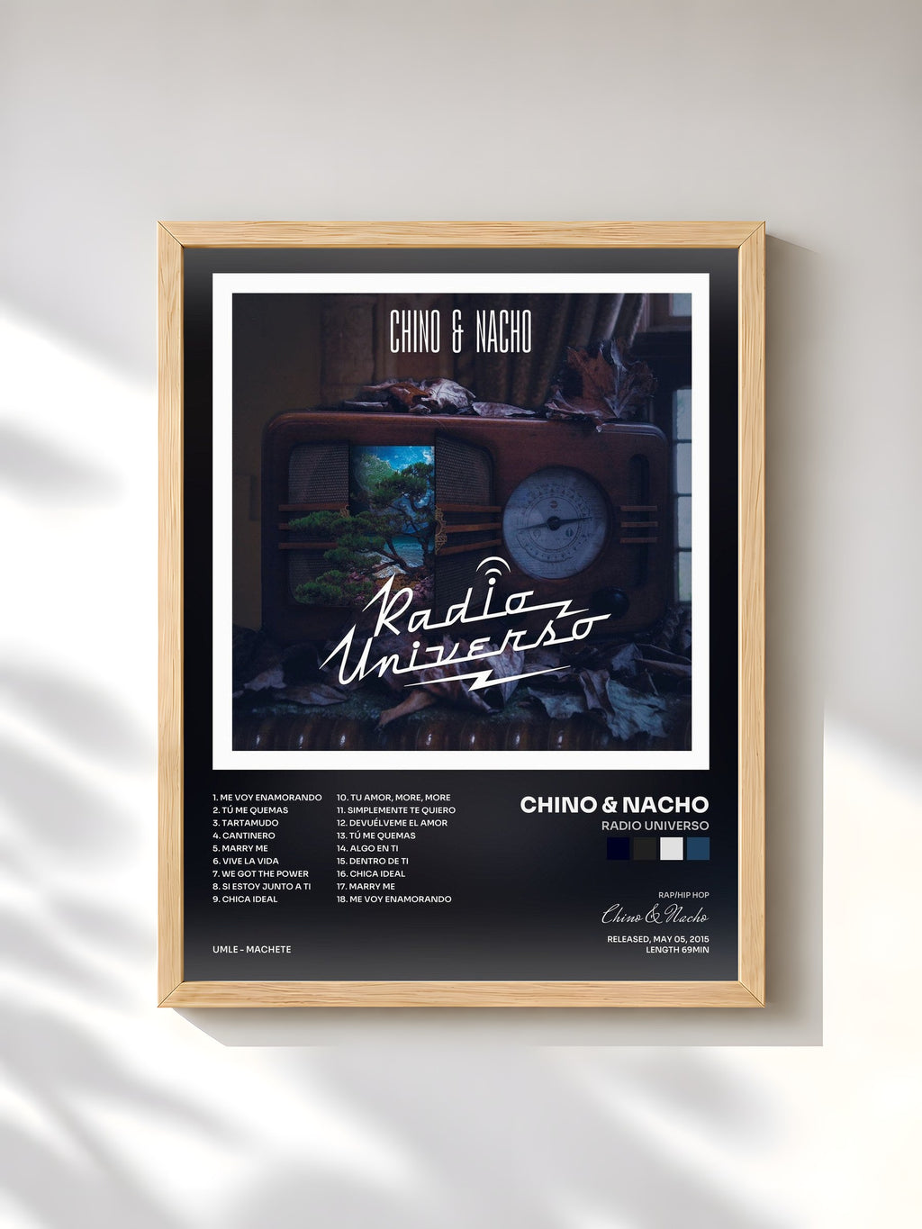 #bois Tableau de l'album Radio Universo de Chino & Nacho, cadre en bois brut, imprimé et encadré en France
