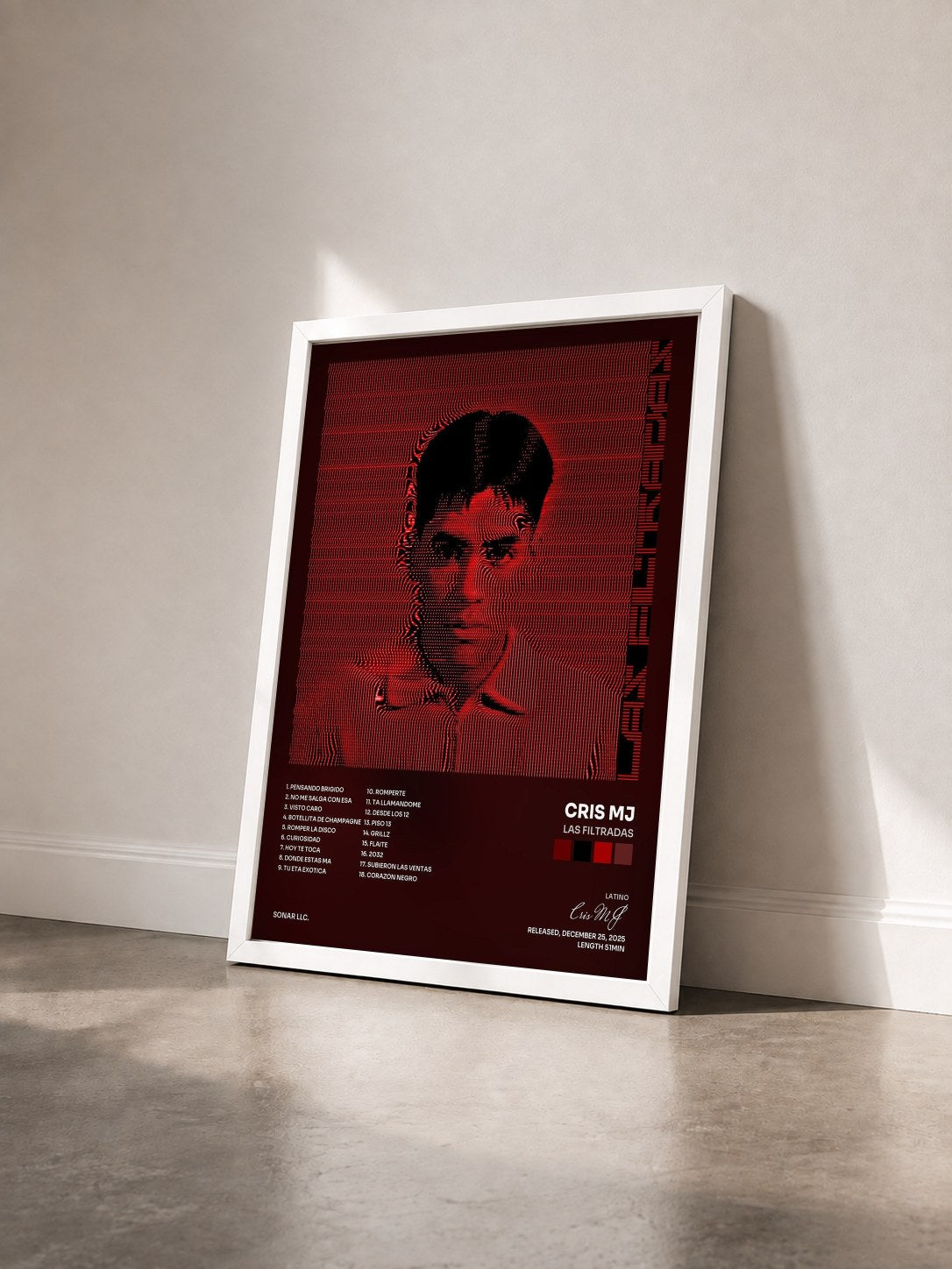 #blanc Tableau de l'album LAS FILTRADAS de Cris MJ vu de trois quarts, cadre blanc