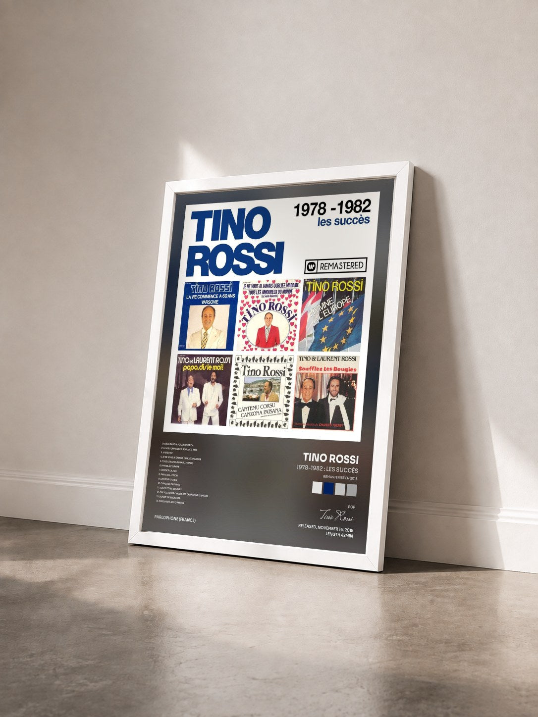 #blanc Tableau de l'album 1978-1982 : Les succès (Remasterisé en 2018) de Tino Rossi vu de trois quarts, cadre blanc