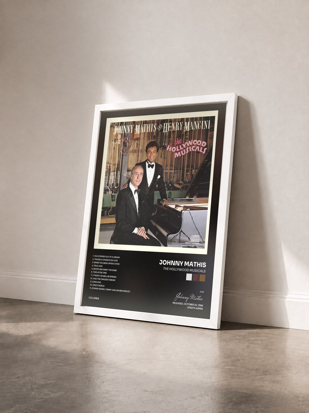 #blanc Tableau de l'album The Hollywood Musicals de Johnny Mathis vu de trois quarts, cadre blanc