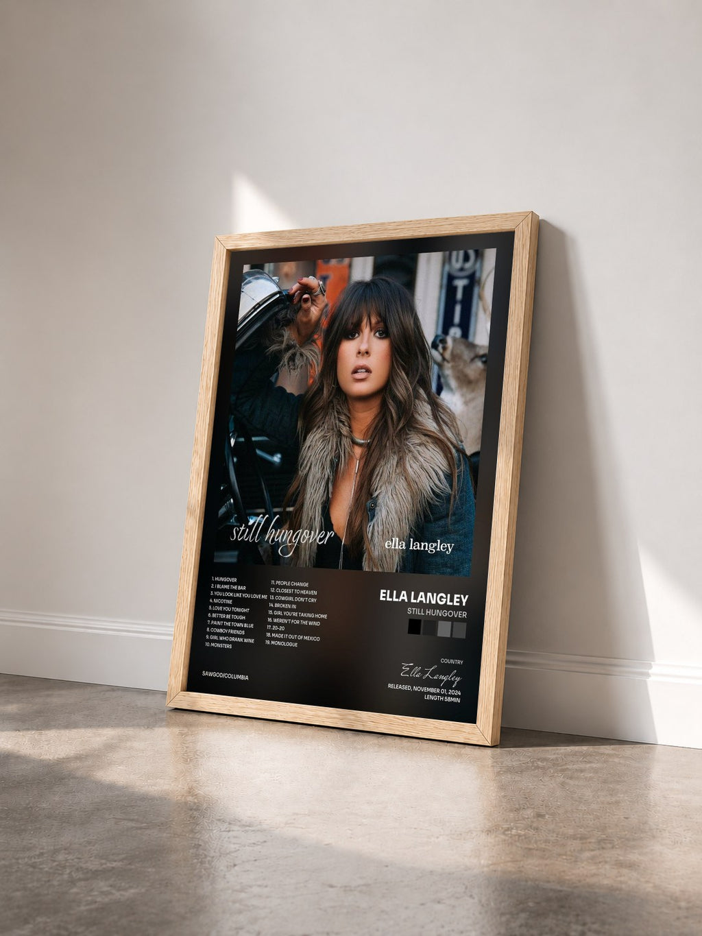 #bois Tableau de l'album still hungover de Ella Langley vu de trois quarts, cadre en bois brut