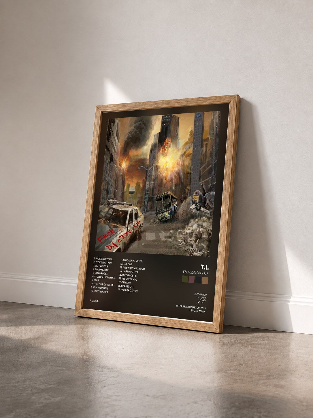 #bois Tableau de l'album F*ck Da City Up de T.I. vu de trois quarts, cadre en bois brut
