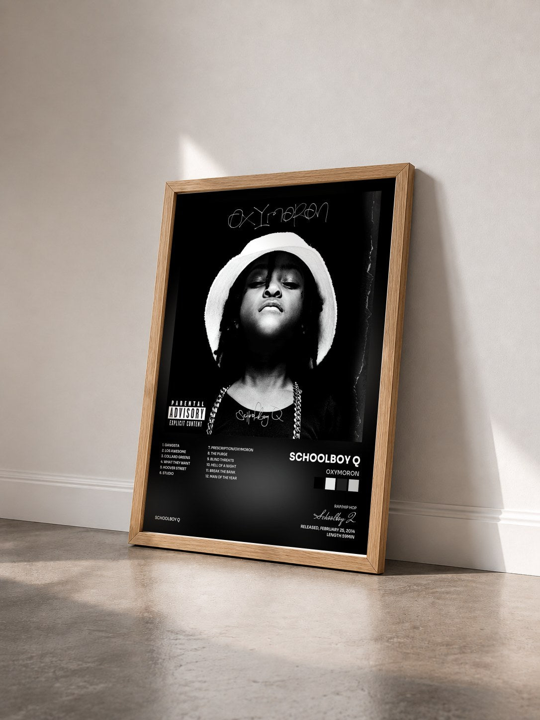 #bois Tableau de l'album Oxymoron de Schoolboy Q vu de trois quarts, cadre en bois brut