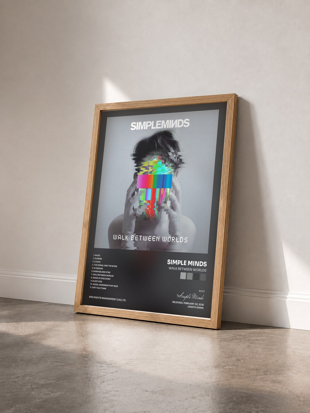 #bois Tableau de l'album Walk Between Worlds de Simple Minds vu de trois quarts, cadre en bois brut