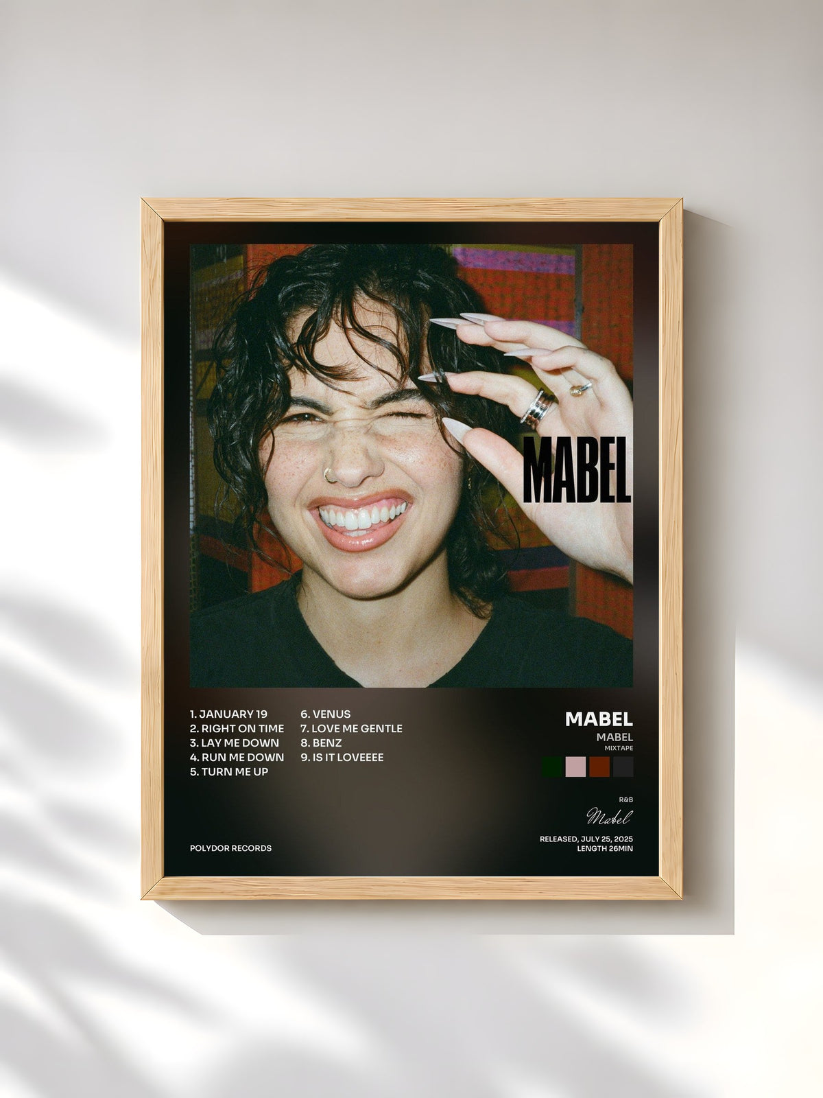 #bois Tableau de l'album Mabel (Mixtape) de Mabel, cadre en bois brut, imprimé et encadré en France