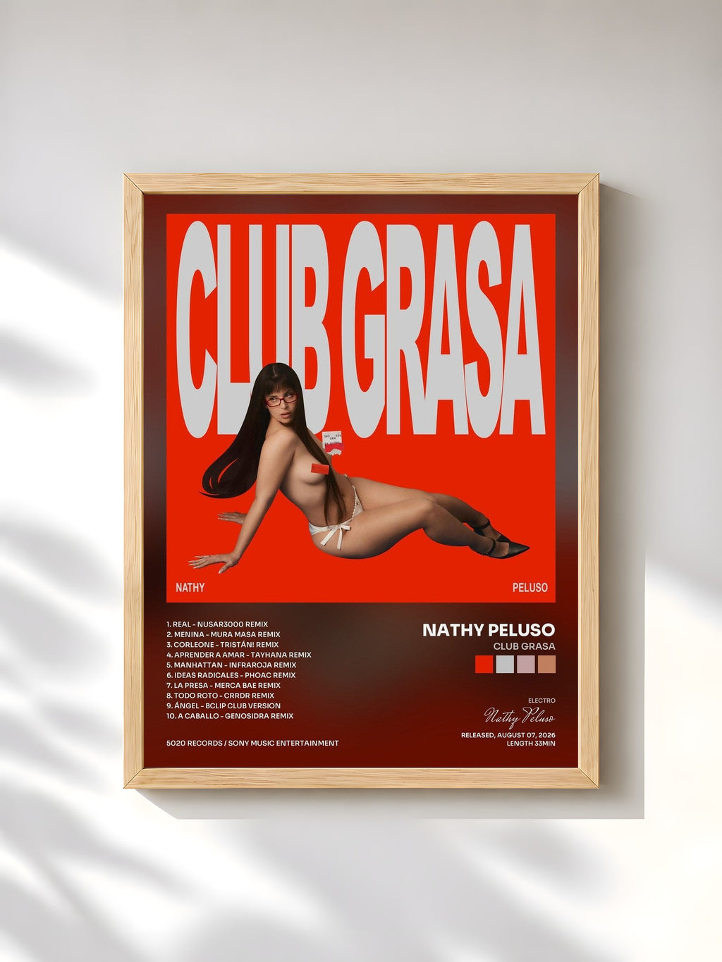 #bois Tableau de l'album CLUB GRASA de Nathy Peluso, cadre en bois brut, imprimé et encadré en France