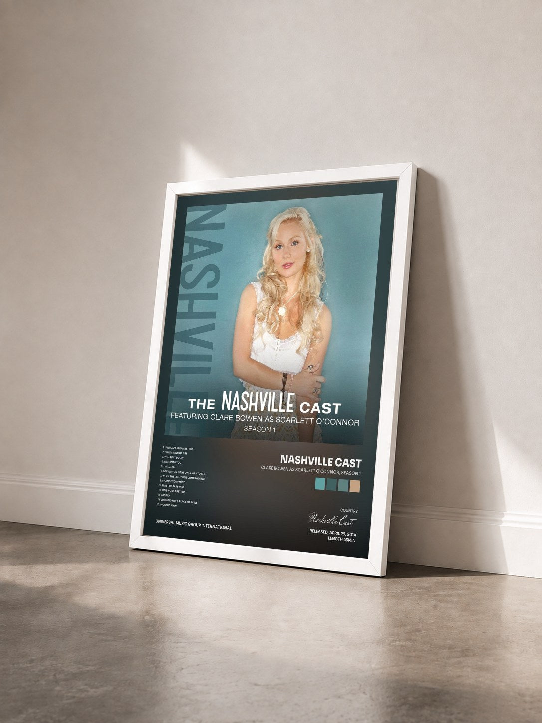 #blanc Tableau de l'album Clare Bowen As Scarlett O'Connor, Season 1 de Nashville Cast vu de trois quarts, cadre blanc