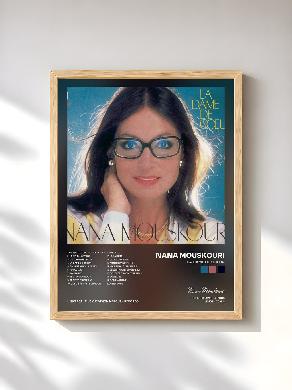 #bois Tableau de l'album La Dame De Coeur de Nana Mouskouri, cadre en bois brut, imprimé et encadré en France