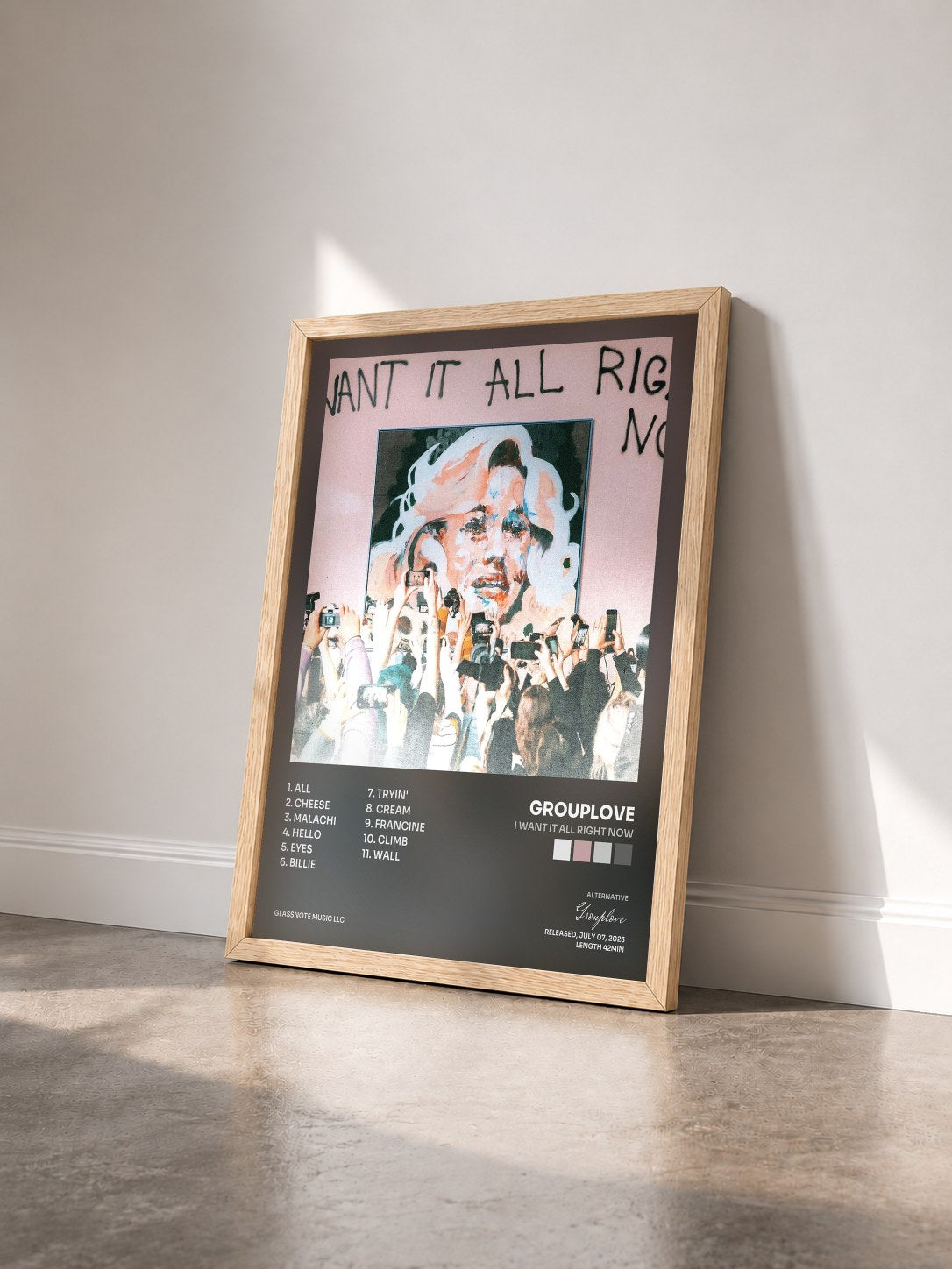 #bois Tableau de l'album I Want It All Right Now de Grouplove vu de trois quarts, cadre en bois brut