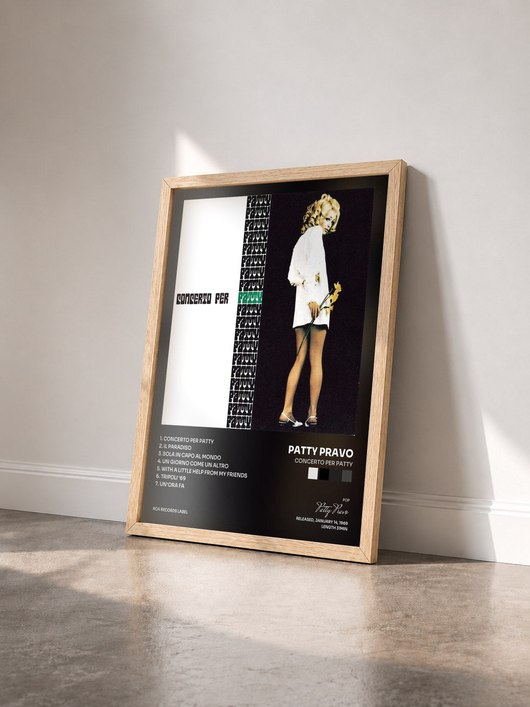 #bois Tableau de l'album Concerto Per Patty de Patty Pravo vu de trois quarts, cadre en bois brut