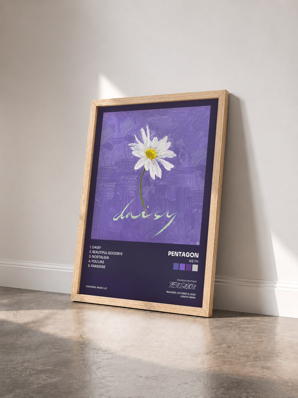 #bois Tableau de l'album WE:TH de PENTAGON vu de trois quarts, cadre en bois brut