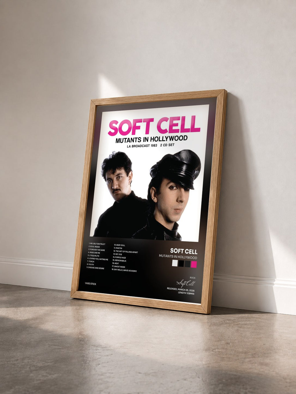 #bois Tableau de l'album Mutants In Hollywood de Soft Cell vu de trois quarts, cadre en bois brut