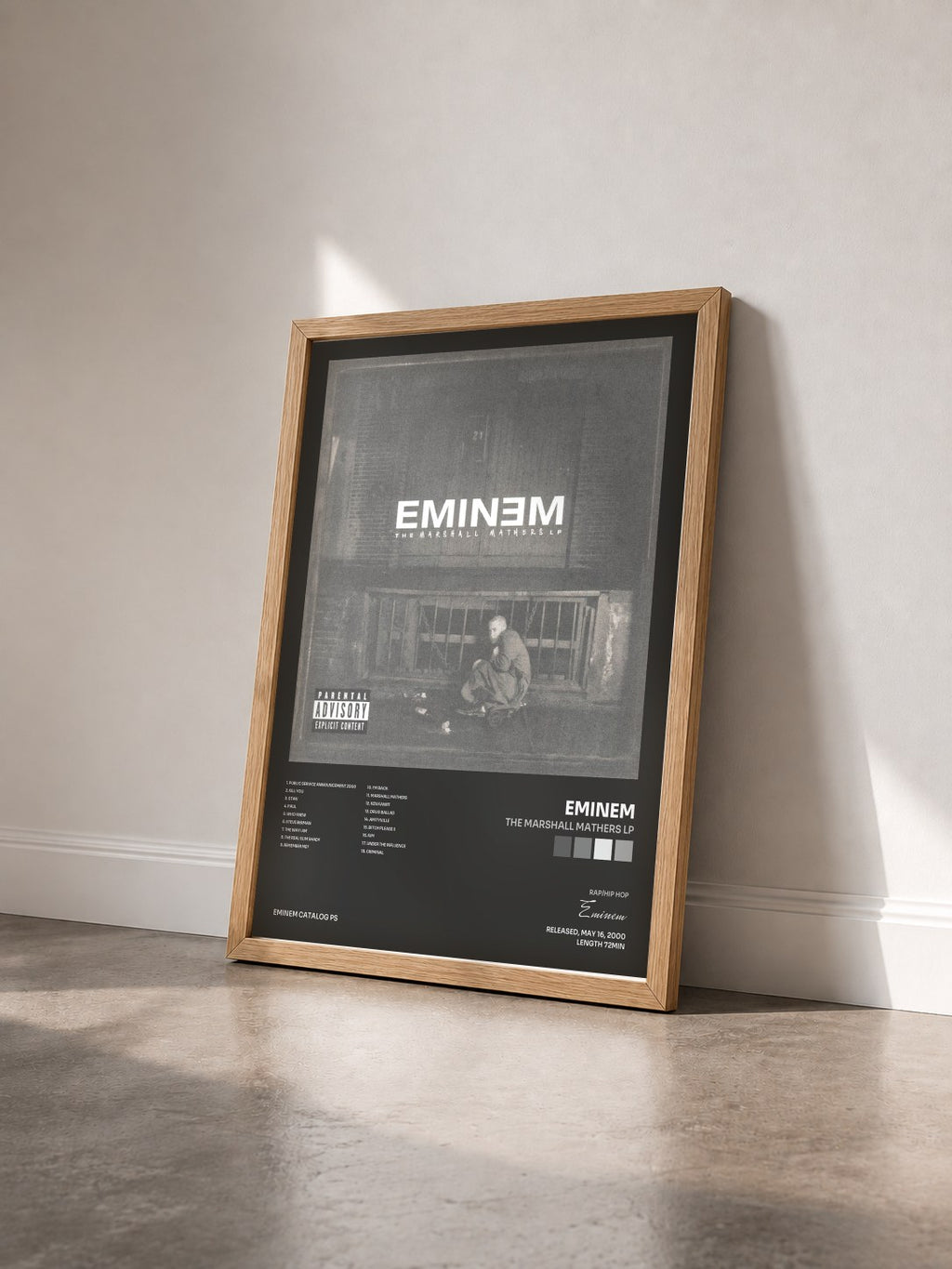 #bois Tableau de l'album The Marshall Mathers LP de Eminem vu de trois quarts, cadre en bois brut