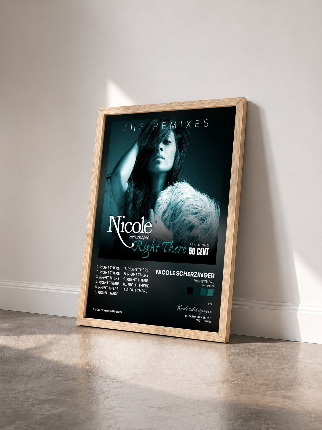 #bois Tableau de l'album Right There (The Remixes) de Nicole Scherzinger vu de trois quarts, cadre en bois brut