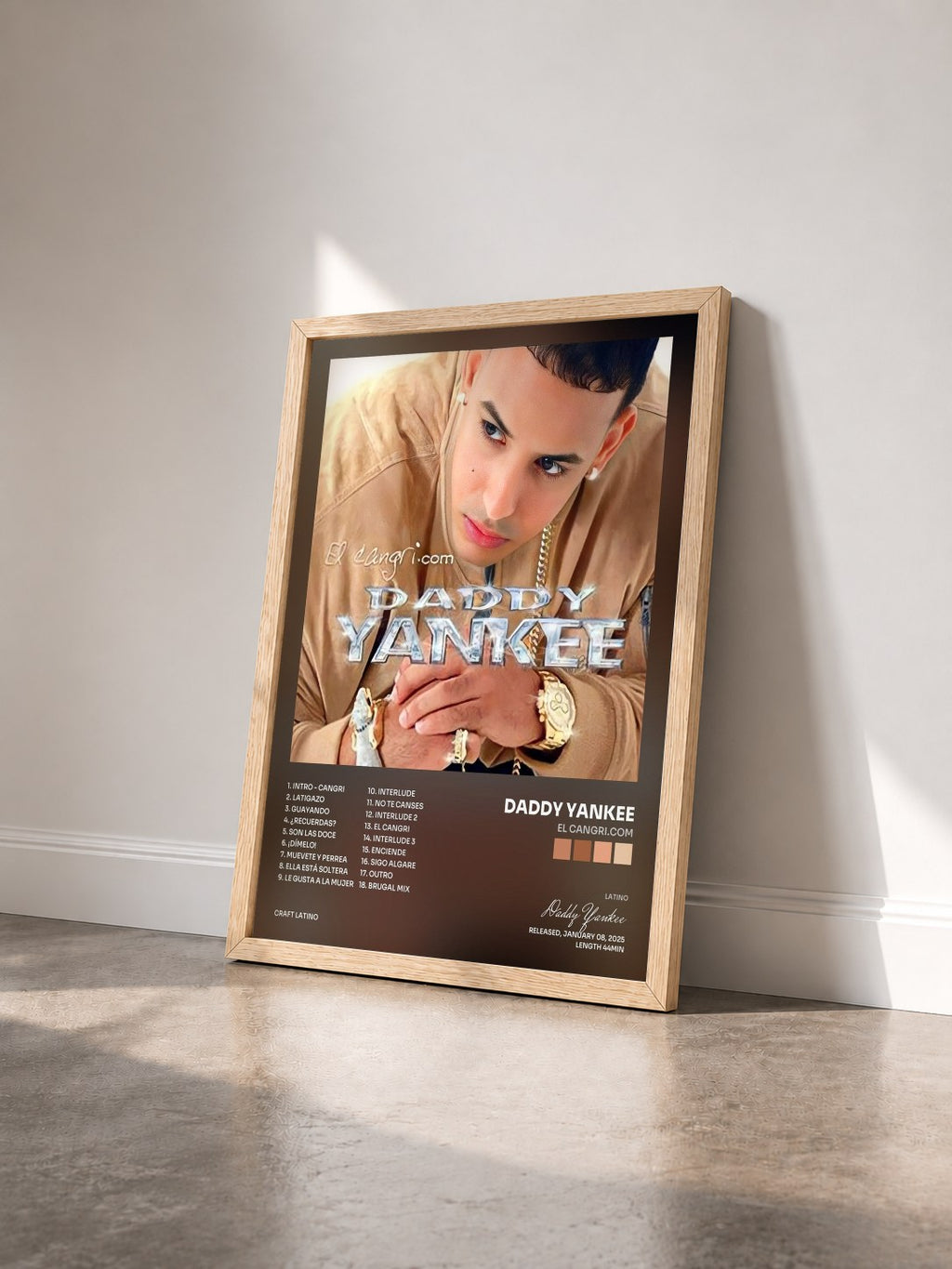 #bois Tableau de l'album El Cangri.com de Daddy Yankee vu de trois quarts, cadre en bois brut