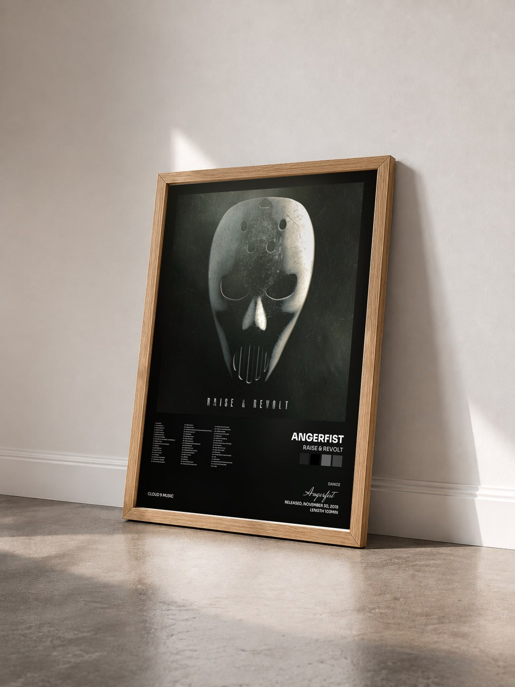 #bois Tableau de l'album Raise & Revolt de Angerfist vu de trois quarts, cadre en bois brut