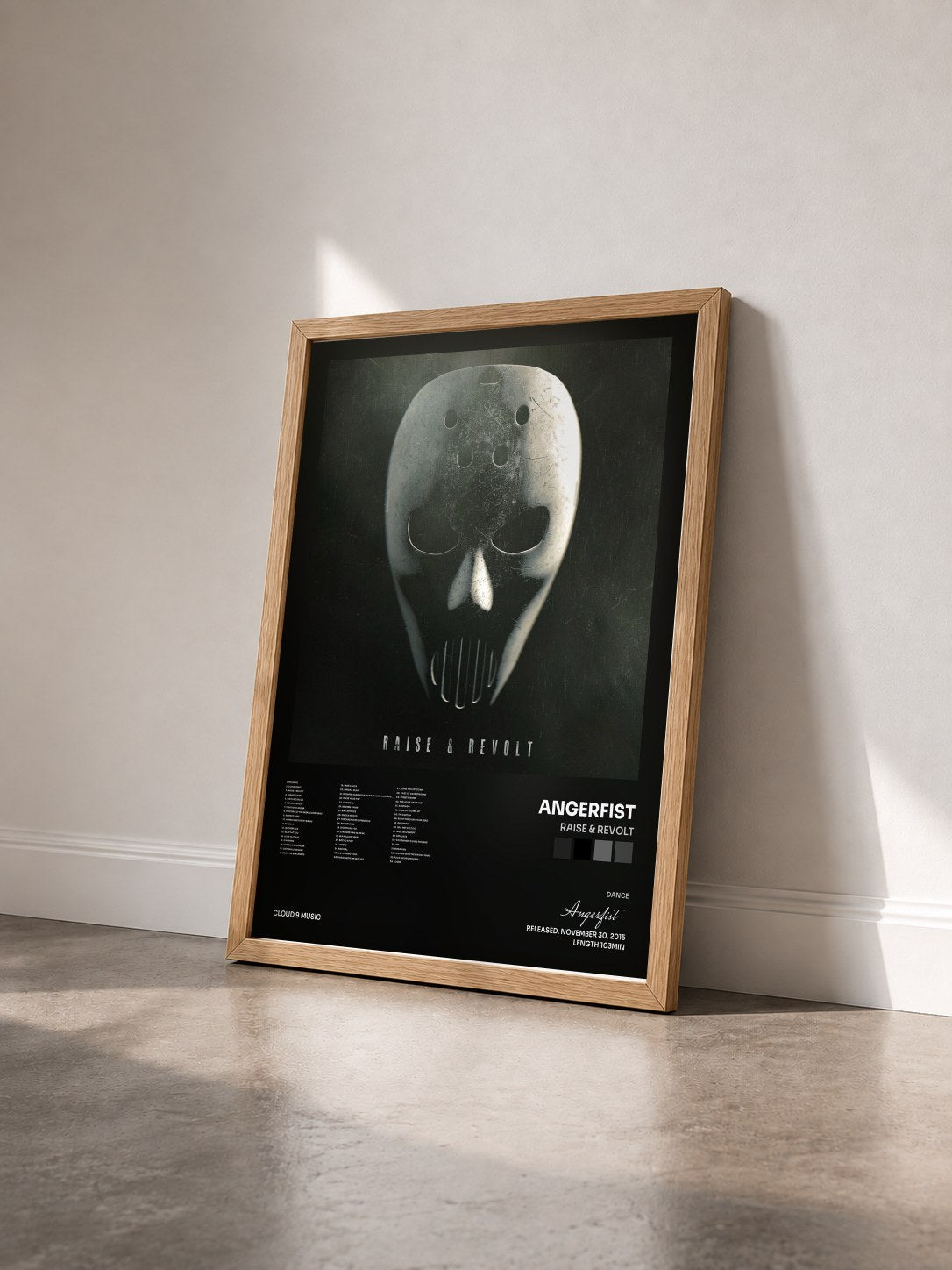 #bois Tableau de l'album Raise & Revolt de Angerfist vu de trois quarts, cadre en bois brut