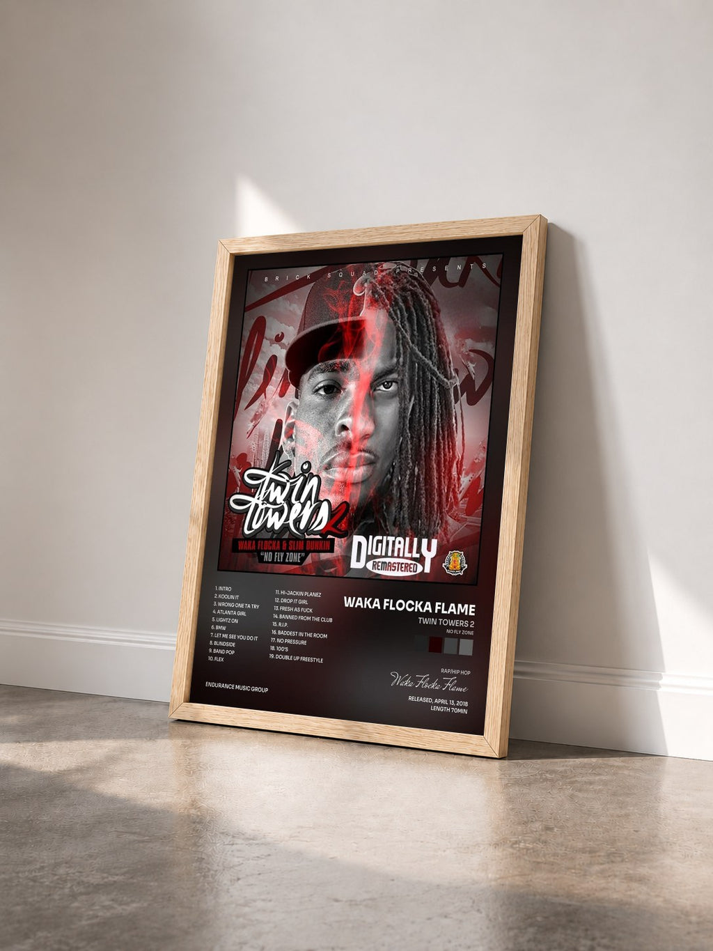 #bois Tableau de l'album Twin Towers 2 (No Fly Zone) de Waka Flocka Flame vu de trois quarts, cadre en bois brut