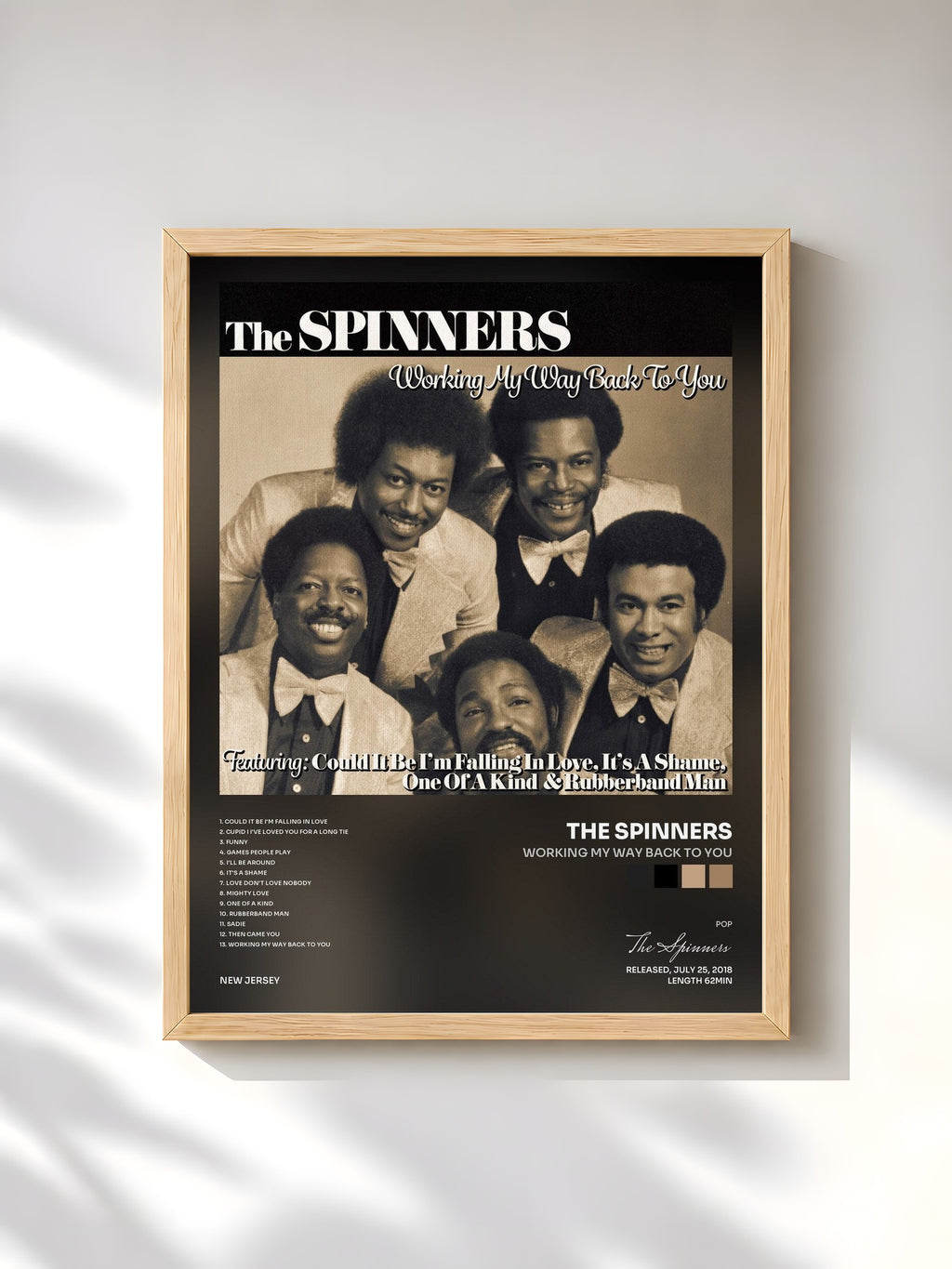 #bois Tableau de l'album Working My Way Back to You de The Spinners, cadre en bois brut, imprimé et encadré en France