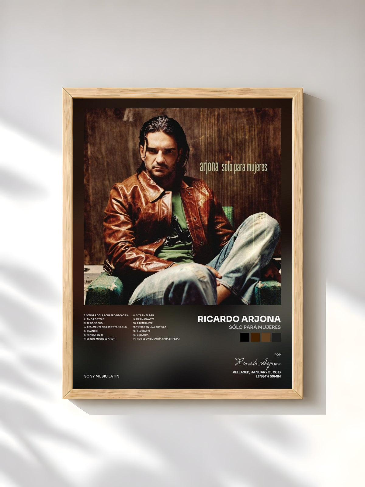 #bois Tableau de l'album Sólo Para Mujeres de Ricardo Arjona, cadre en bois brut, imprimé et encadré en France