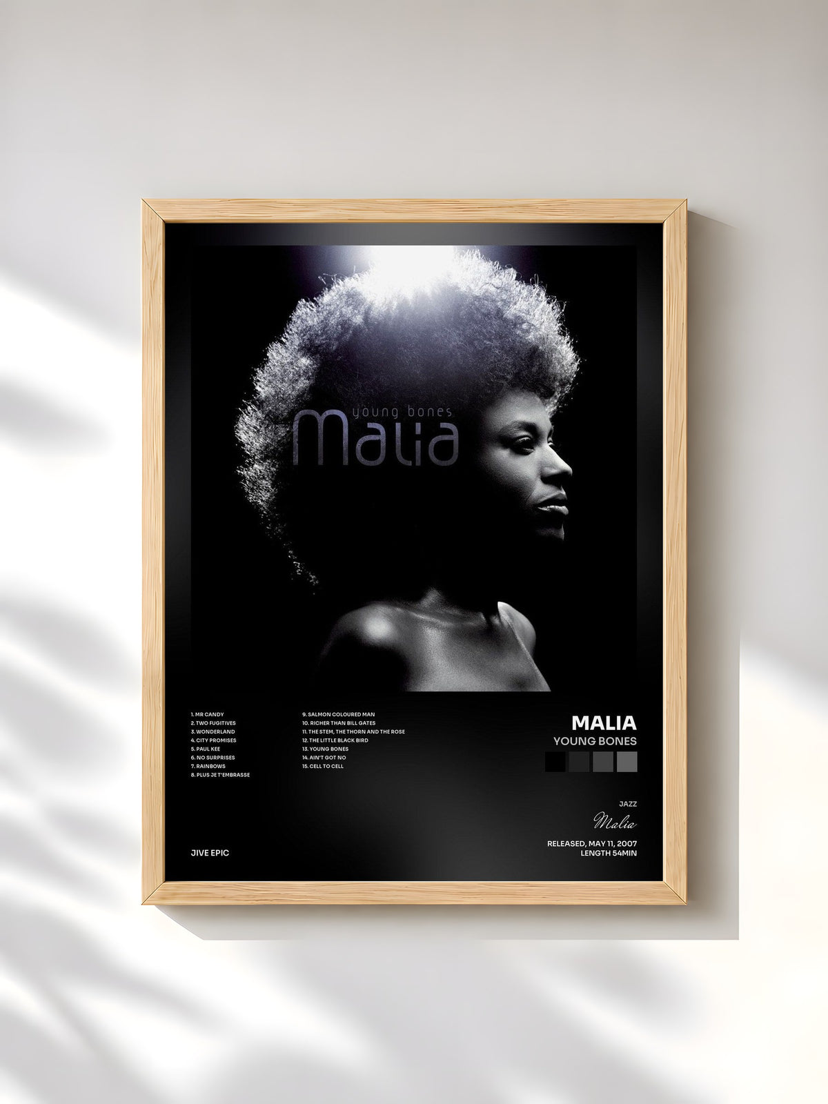 #bois Tableau de l'album Young Bones de Malia, cadre en bois brut, imprimé et encadré en France