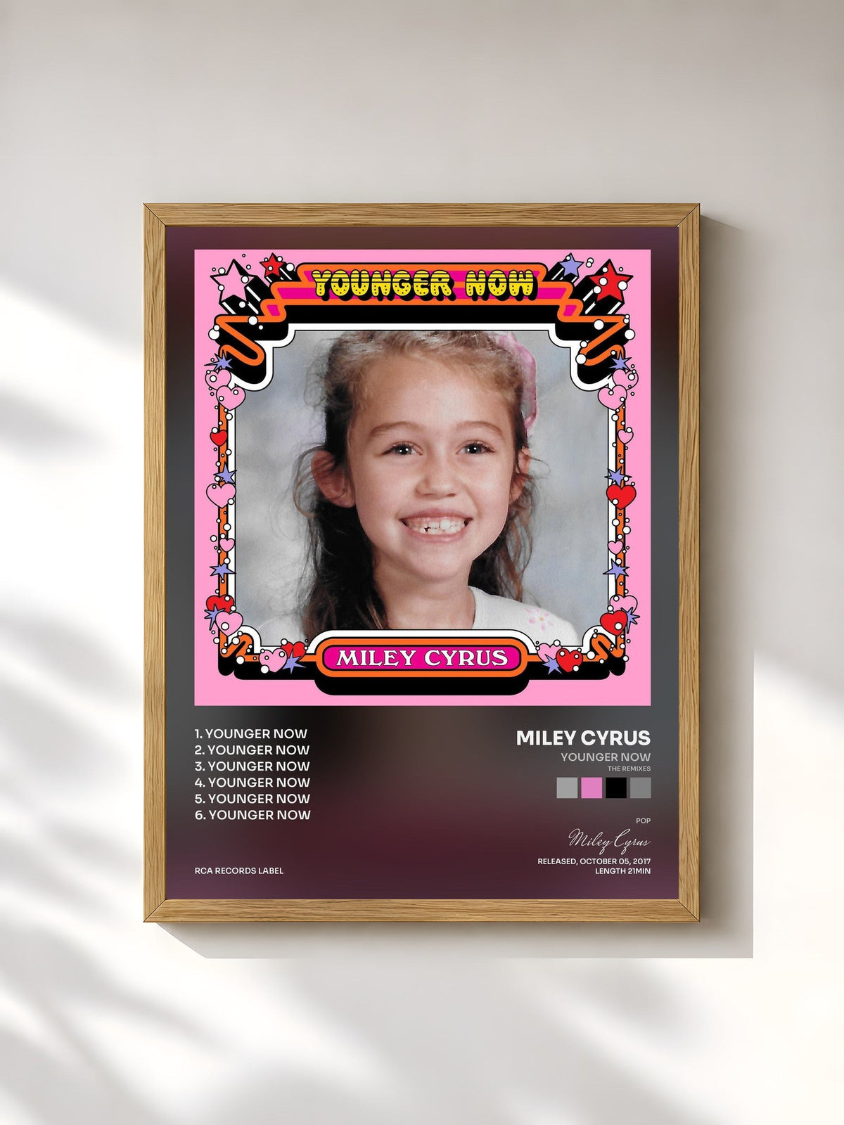 #bois Tableau de l'album Younger Now (The Remixes) de Miley Cyrus, cadre en bois brut, imprimé et encadré en France