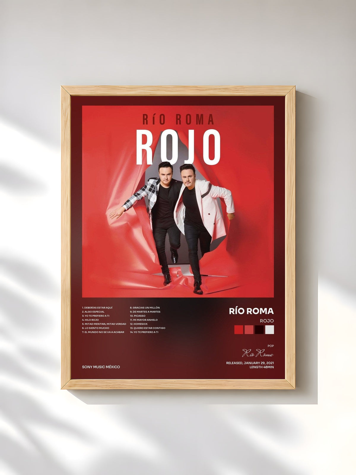 #bois Tableau de l'album Rojo de Río Roma, cadre en bois brut, imprimé et encadré en France