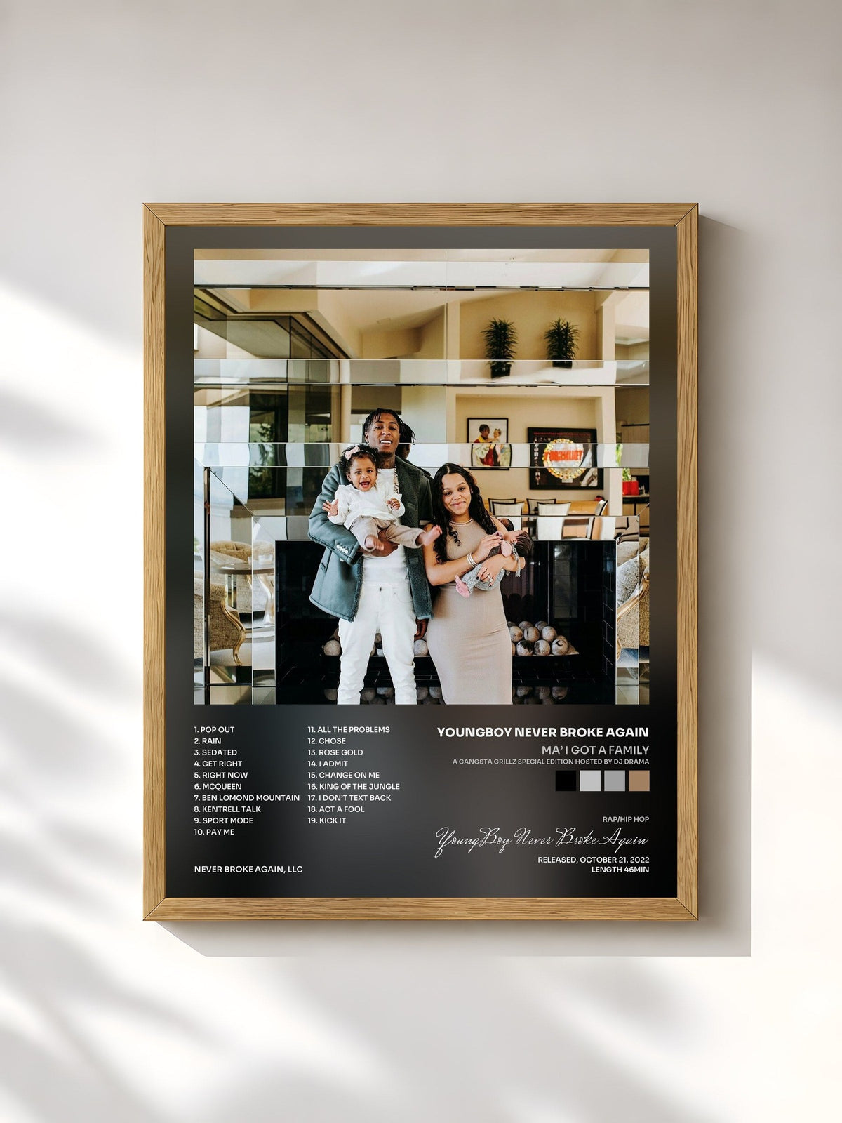 #bois Tableau de l'album Ma’ I Got A Family (A Gangsta Grillz Special Edition Hosted by DJ Drama) de YoungBoy Never Broke Again, cadre en bois brut, imprimé et encadré en France
