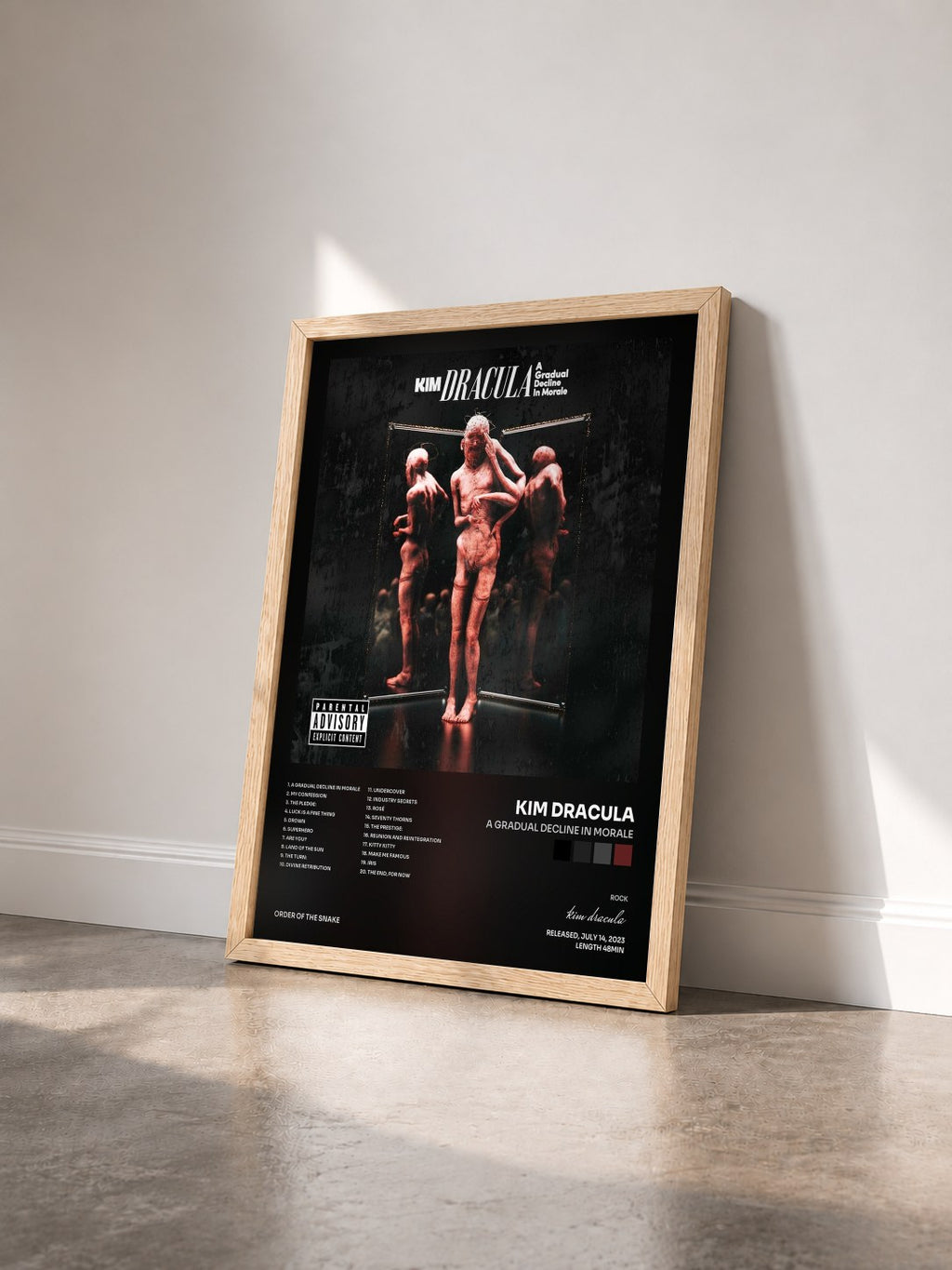 #bois Tableau de l'album A Gradual Decline In Morale de kim dracula vu de trois quarts, cadre en bois brut