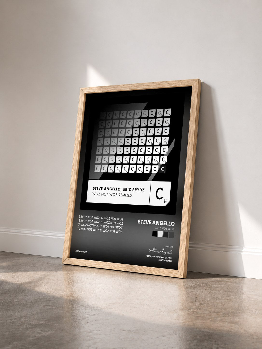 #bois Tableau de l'album Woz Not Woz de Steve Angello vu de trois quarts, cadre en bois brut