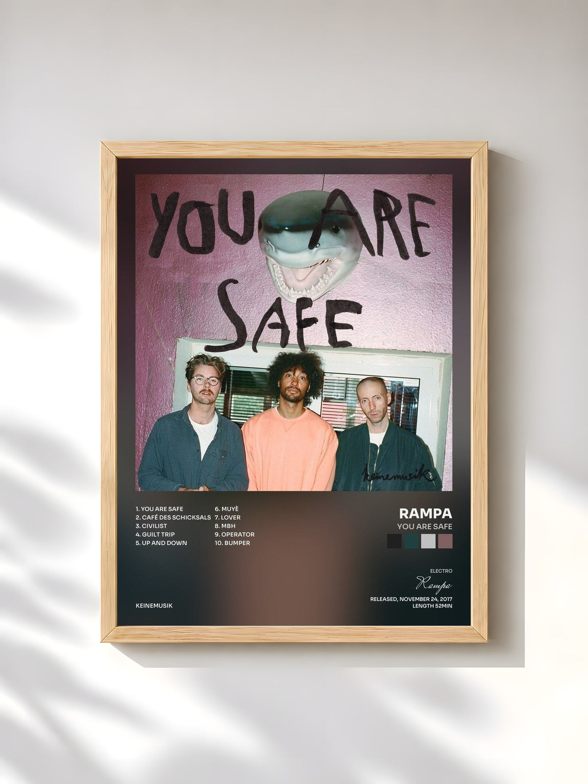 #bois Tableau de l'album You Are Safe de Rampa, cadre en bois brut, imprimé et encadré en France