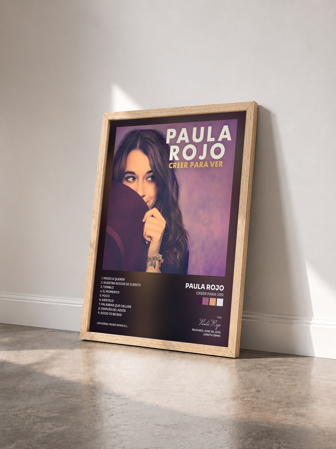 #bois Tableau de l'album Creer Para Ver de Paula Rojo vu de trois quarts, cadre en bois brut